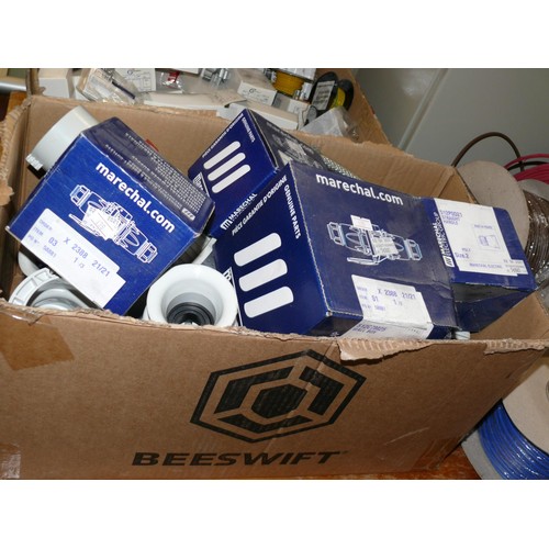 393 - 2 X 63 AMP 2 PHASE PLUG, 63 AM 3 PHASE PLUG AND 3 X 32 AMP PLUGS/SOCKETS PLUS 32 AMP SOCKETS AND WAL... 