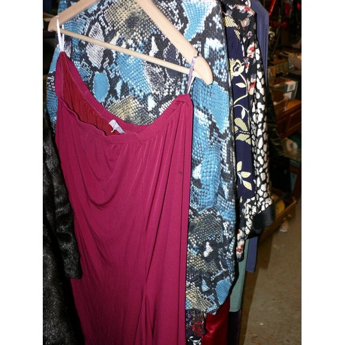 377 - LARGE QUANTITY OF GOOD QUALITY GENTS AND LADIES CLOTHING