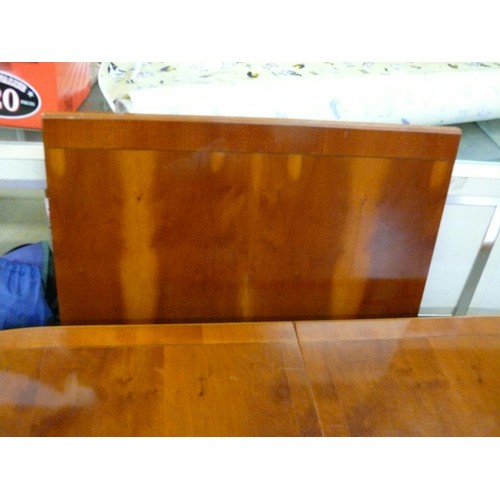 376 - LARGE EXTENDING DINING TABLE WITH 4 CHAIRS