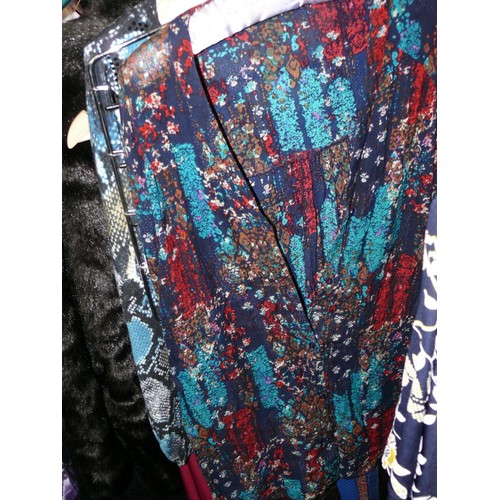 381 - SELECTION OF GOOD QUALITY CLOTHING, MOSTLY LADIES