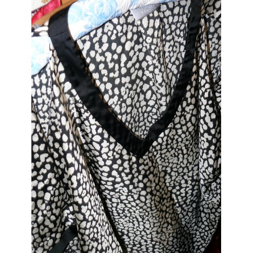 381 - SELECTION OF GOOD QUALITY CLOTHING, MOSTLY LADIES