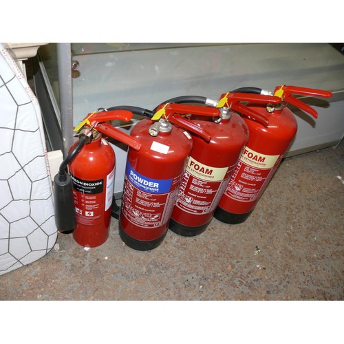 430 - 4 FIRE EXTINGUISHERS 2 FOAM, 1 POWDER AND 1 CARBON DIOXIDE