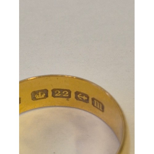 50 - A 22CT GOLD WEDDING BAND SIZE P WEIGHT 5.00 GR