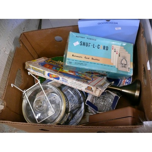 159 - A MISCELLANEOUS TO INCLUDE CARD SHUFFLER IN BOX, JUNIOR XYLOPHONE, CERAMICS, ROSE BOWL ETC