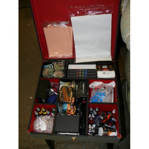 378 - LOVELY BOX WITH LIFT UP LID AND CONTENTS OF TATTOO EQUIPMENT GUNS, INKS, NEEDLES ETC