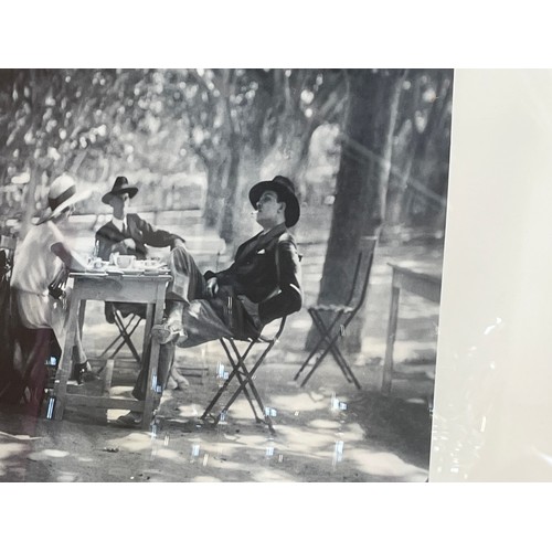 122 - FRAMED AND GLAZED BLACK AND WHITE PRINT OF E, CHAMBRE HARDMAN A MEMORY OF AVIGNON