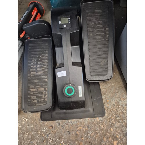 128B - CORE MAGIC EXCERCISER AND A GUBII TREAD MACHINE