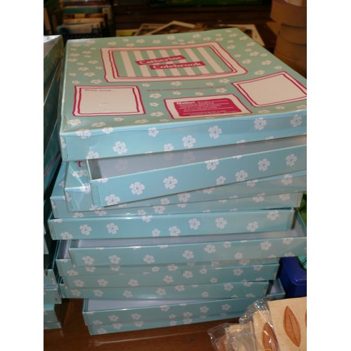 183 - 32 CATHERINE COLEBROOK GIFT BOXES - CLEAR ONE SIDE