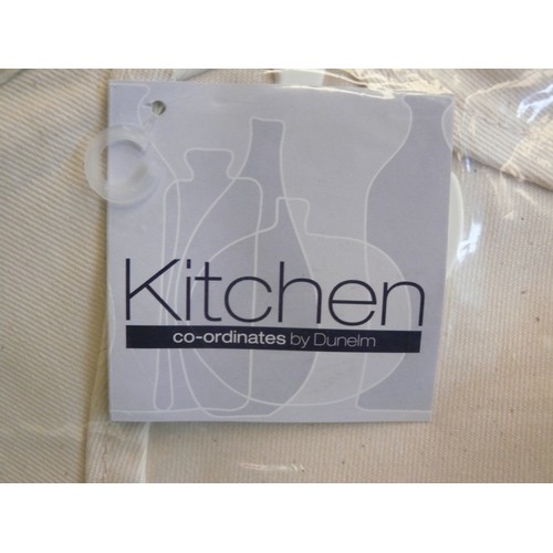 193 - 23 COTTON DRILL PEG BAGS IN CREAM COLOUR