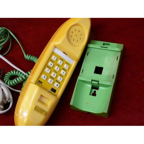 218 - POPEYE AND BANANA TELEPHONES