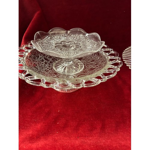 227 - 6 GLASS COMPORTS AND TAZZAS