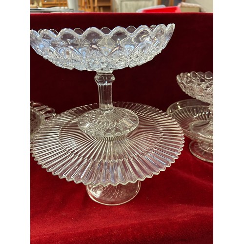 227 - 6 GLASS COMPORTS AND TAZZAS