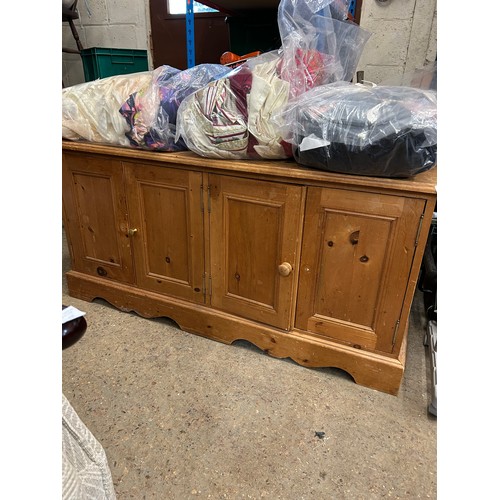 403 - LOW PINE CUPBOARD WITH 4 DOORS