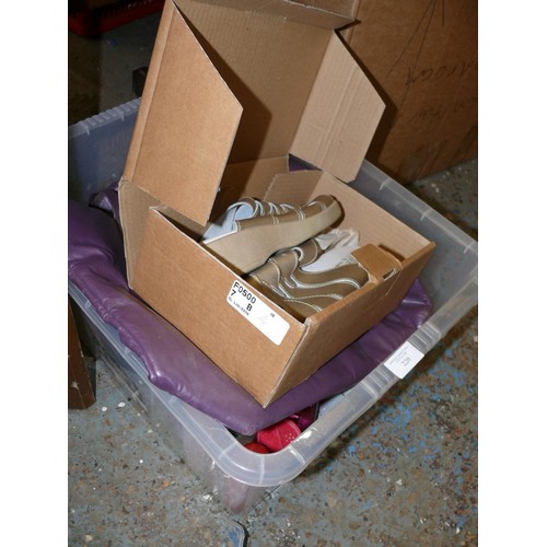 Lot 220       