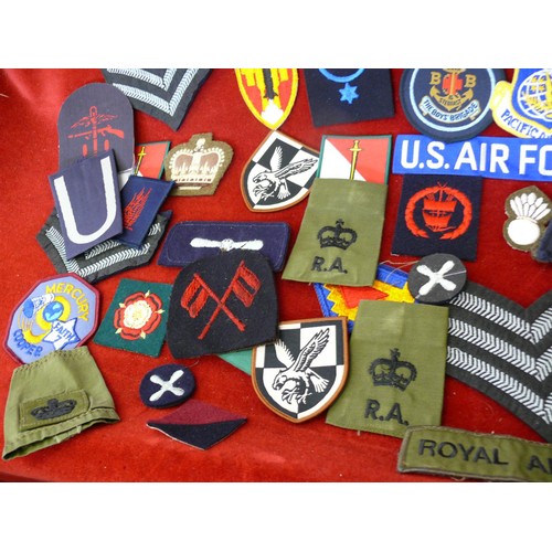 105 - NICE COLLECTION OF MILITARY CLOTH BADGES