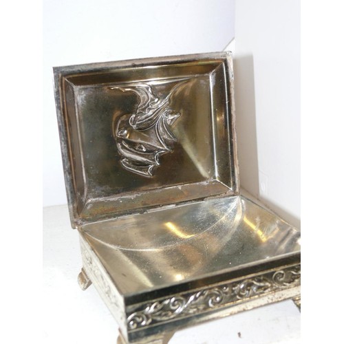 122 - MID CENTURY ENAMEL SHIP CIGARETTE BOX