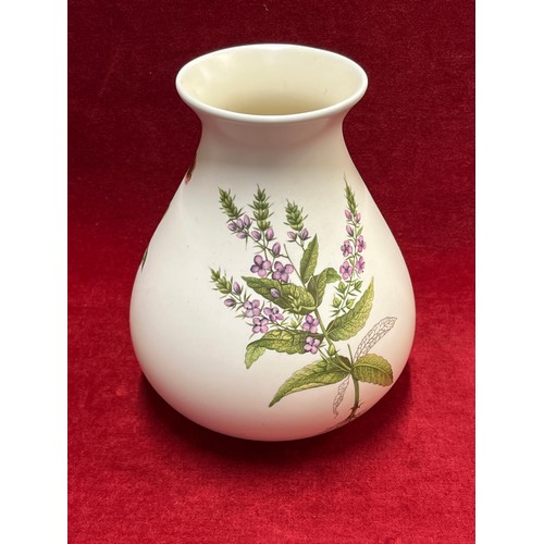 5 - A POOLE POTTERY VASE 8.5 INCHES COUNTRY LANE PATTERN