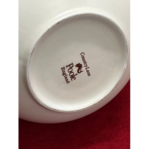 5 - A POOLE POTTERY VASE 8.5 INCHES COUNTRY LANE PATTERN