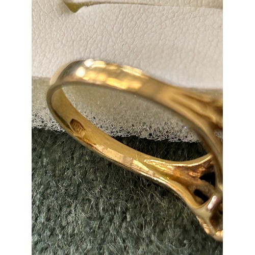 14 - A MOST ATTRACTIVE 18CT GOLD RING IN ART NOUVEAU STYLE SET WITH 2 SAPPHIRES (SHOULD BE 3 BUT NOT NOTI... 