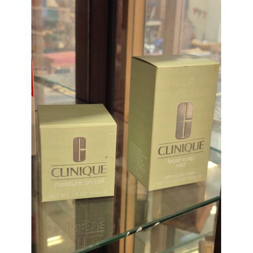 53 - CLINIQUE MOISTURE ON-CALL AND MILD FACIAL SOAP PLUS JE REVIENS EAU DE TOILETTE NATURAL SPRAY AND 2 X... 