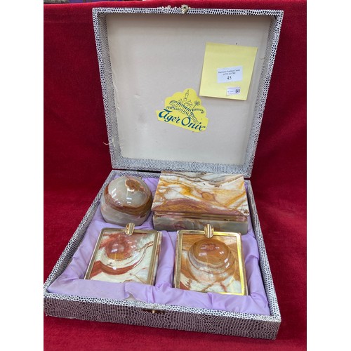 45 - Good quality boxed vintage 'Tiger Onix’ smokers set, including table lighter, cigarette box and two ... 