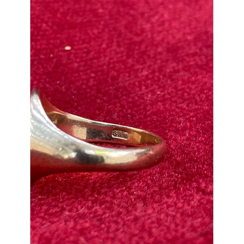 69 - A vintage 9ct gold signet ring set with a diamond - London hallmarks 1964. Size R 6.3 grams