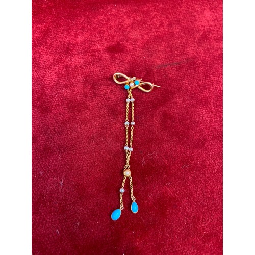 70 - A beautiful Victorian gilt metal (untested), turquoise & pearl bow brooch with pearl and turquoise p... 