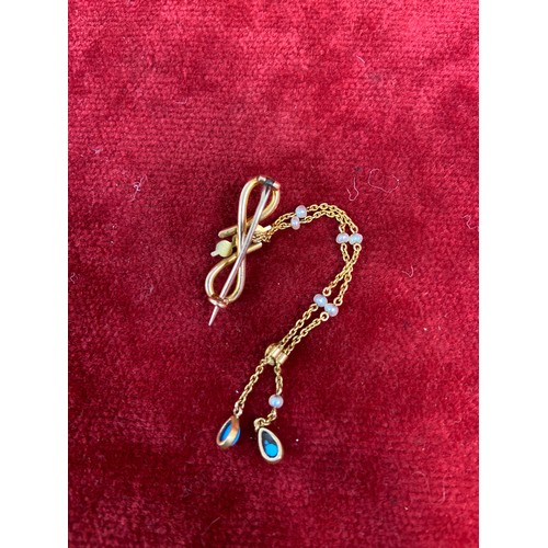 70 - A beautiful Victorian gilt metal (untested), turquoise & pearl bow brooch with pearl and turquoise p... 