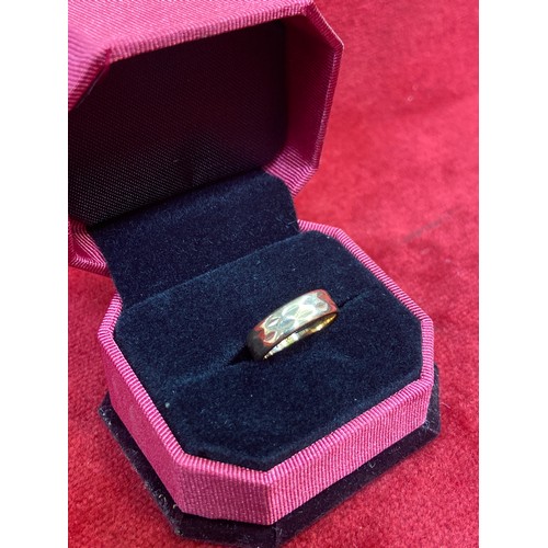71 - A vintage 9ct gold faceted band ring, Birm hallmark 1969, size M, 3.5 grams