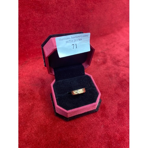 71 - A vintage 9ct gold faceted band ring, Birm hallmark 1969, size M, 3.5 grams