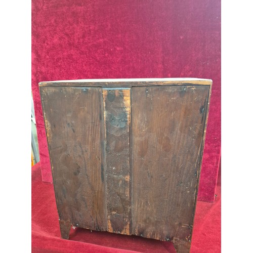 101 - Good quality miniature apprentice piece chest of drawers. Pine & mahogany carcass, with flame mahoga... 