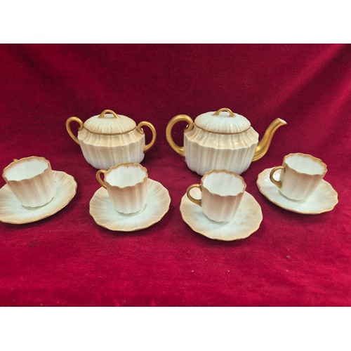 118 - Doulton Burslem 1920's tea set, 4x cups and saucers, sugar pot and teapot in the fluted scalloped sh... 