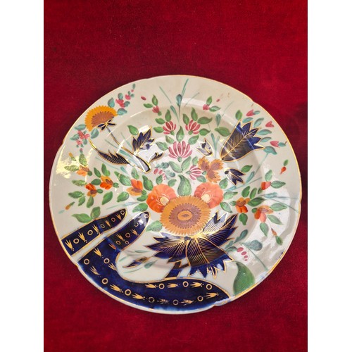 127 - Two early 19thC Coalport Imari plates, decorated with the polychrome and gilt 'Finger & Thumb' patte... 