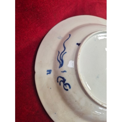 127 - Two early 19thC Coalport Imari plates, decorated with the polychrome and gilt 'Finger & Thumb' patte... 