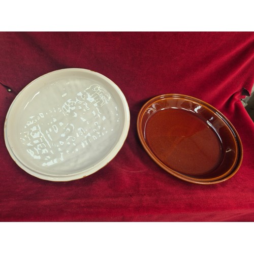 129 - Vintage Euro Ceramica (Portugal) Cherry Pie dish with lid. An attractive large ceramic pie saver dis... 