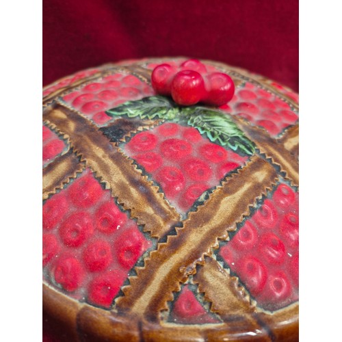 129 - Vintage Euro Ceramica (Portugal) Cherry Pie dish with lid. An attractive large ceramic pie saver dis... 
