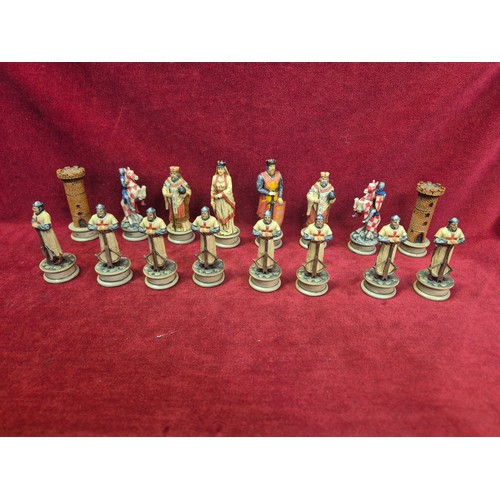 137 - Superb Veronese design chess set of hand painted resin figures. Templar Crusaders vs Saracens. Compl... 