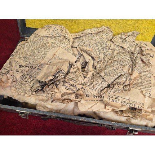 141 - Wooden box of vintage British and American radio valves, including examples from Brimar, National Un... 