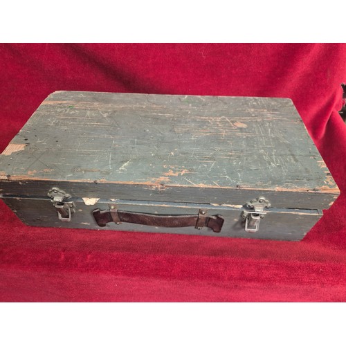 141 - Wooden box of vintage British and American radio valves, including examples from Brimar, National Un... 