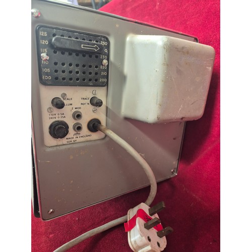 143 - Telequipment oscilloscope D67 - a dual-channel 25 MHz scope with a dual timebase. Made by Tektronix ... 