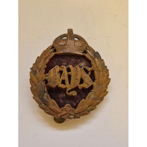 81 - Small collection of vintage badges including The Queens Bays cap badge, Austrian souvenir badges, pr... 