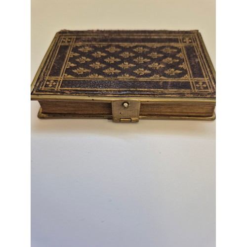 94E - A small Victorian pocket Book of Common Prayer and administration of the Sacraments. A nice tooled l... 
