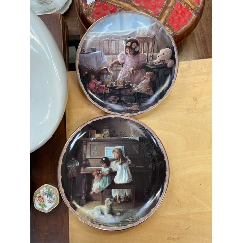 158 - Vintage job lot - a mixed collection of collectibles, including a Grimwades Perfection bed pan, hand... 