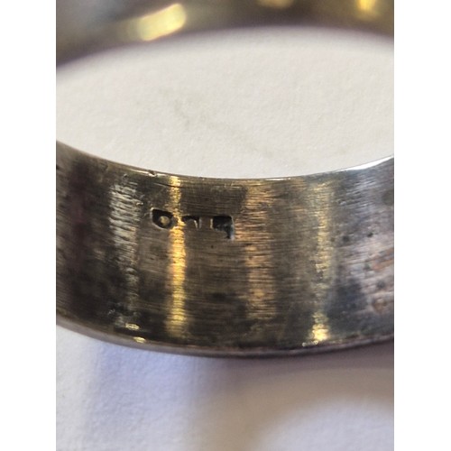 73 - An unusual Art Deco ring 800 silver,set with square cut fluorite with silks and four topaz stones. S... 