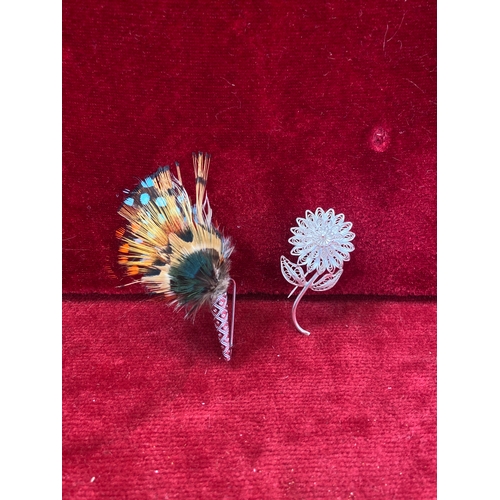 86A - Vintage brooches - 925 silver fine filigree wire flower brooch, marked 925 on the reverse of the ste... 