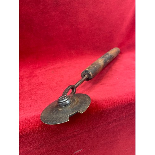 49 - Antique leather bookbinder's gilding roller or pallet - Bookbinding wheel - With a brass wheel for h... 