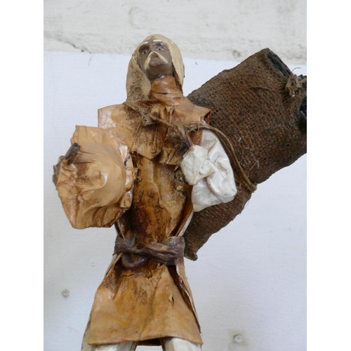 112 - PAIR OF MEXICAN FOLK ART PAPER MACHE SCULPTURES