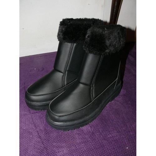 134 - PAIR OF NEW LADIES BLACK BOOTS WITH WALKING GRIP ON SOLE SIZE 5