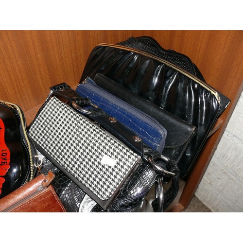 149 - SELECTION OF LADIES PURSES AND HANDBAGS TO INCLUDE JANE SHILTON AND RIVER ISLAND