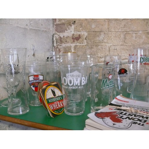 173B - MIXED LOT TO INCLUDE AN EXERCISE STEPPER, ADVERTISING GLASSES, GOLF BALLS PLUS MORE